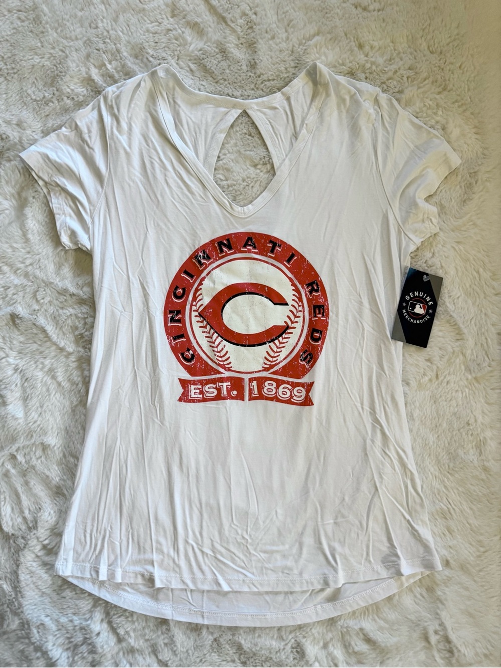 NWT Majestic Threads MLB Cincinnati Reds White V-Neck Cut-Out Back Graphic Tee